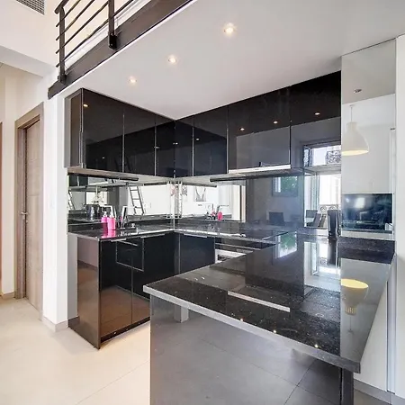 Apartment Con1 - 2 Pieces + Mezzanine, Centre