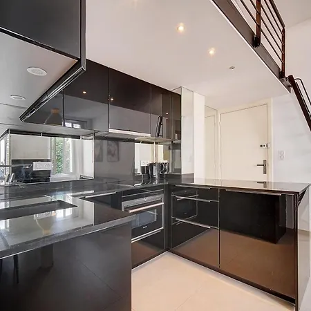 Apartment Con1 - 2 Pieces + Mezzanine, Centre *